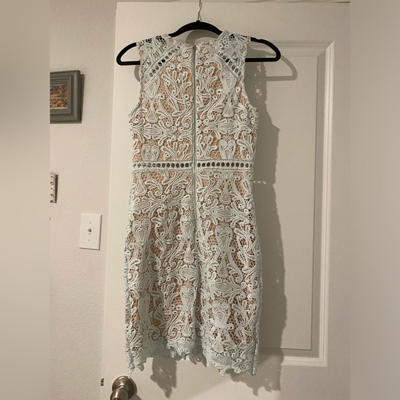 Lace Lulu’s Dress - Picture 2 of 3